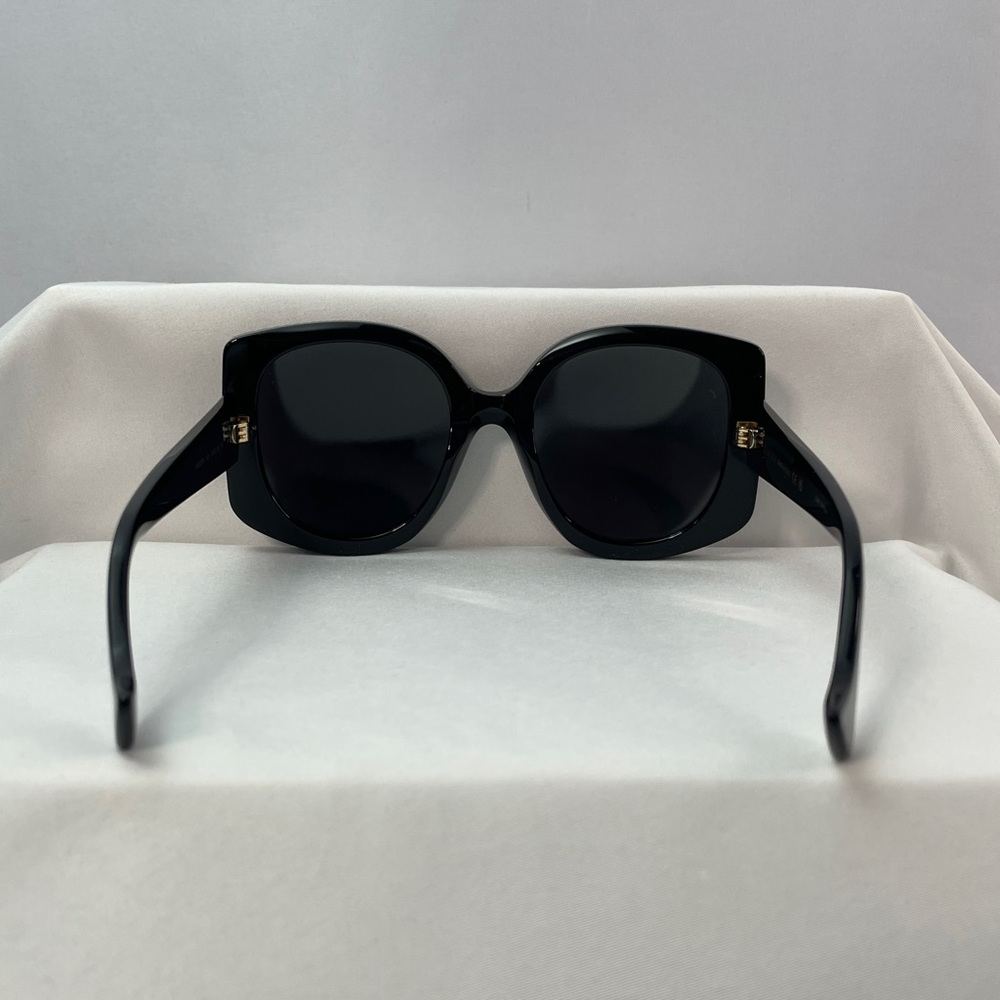 Gucci Women's Black Oversized Sunglasses - Picture 6 of 15